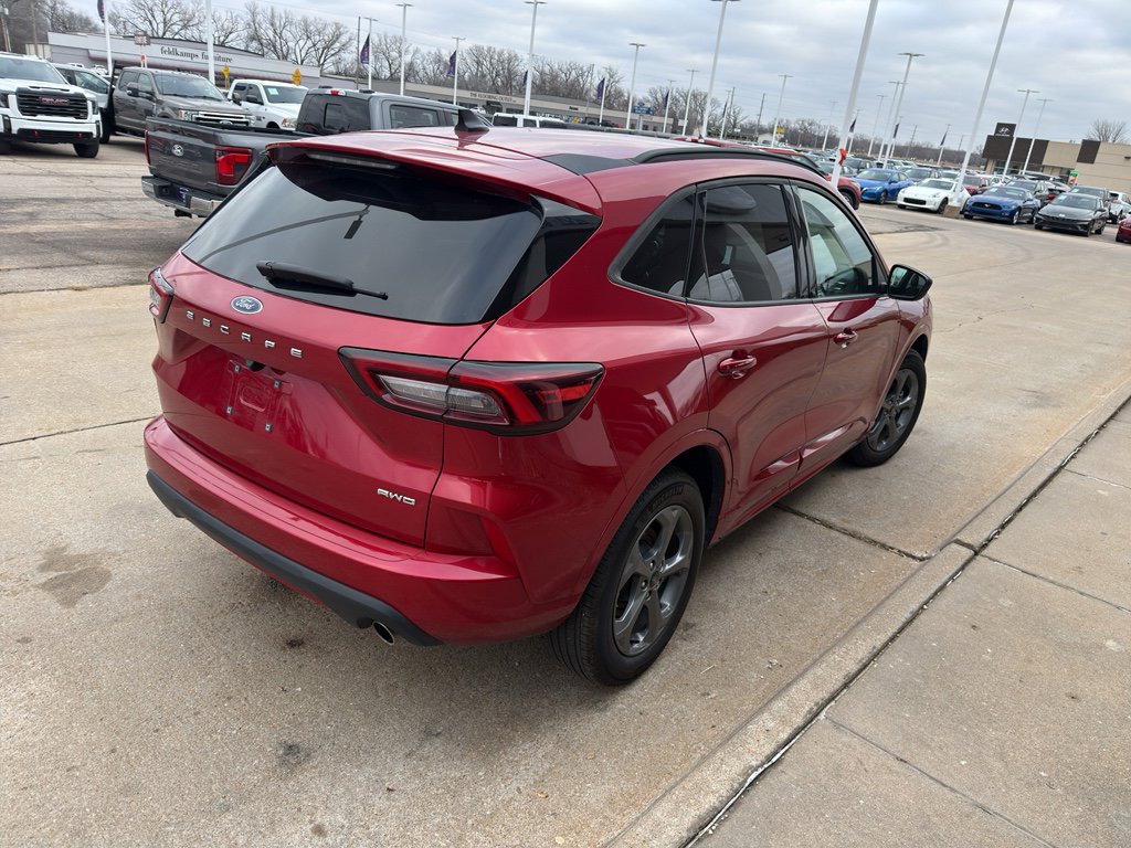 Used 2024 Ford Escape ST-Line image 5