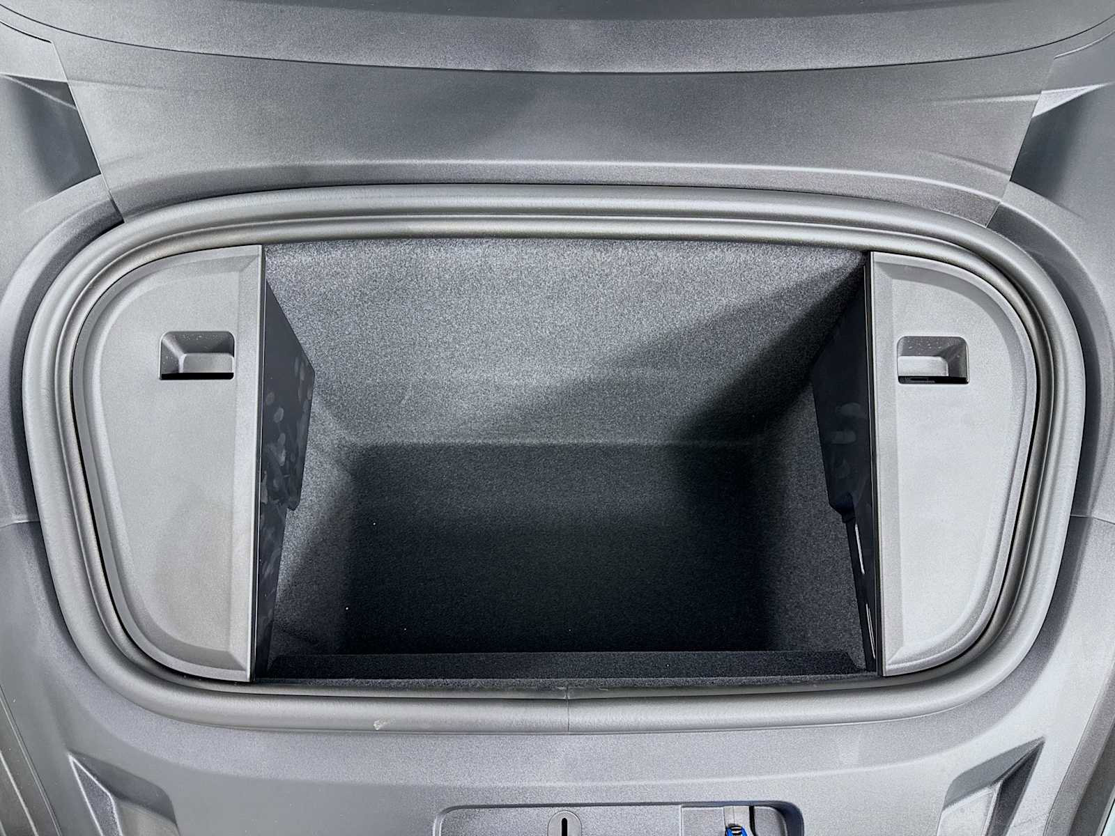 New 2025 Porsche Taycan 4 Cross Turismo image 32