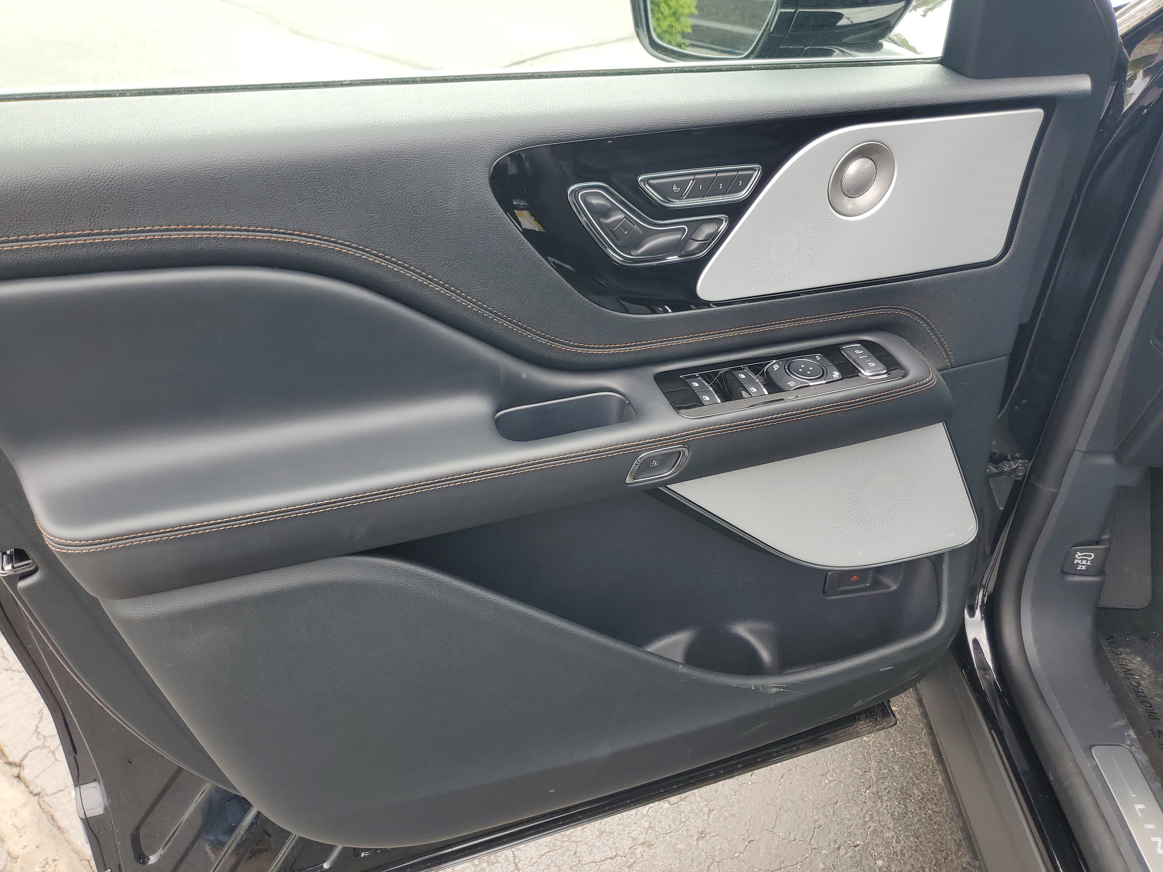 New 2026 Lincoln Aviator Black Label w/ Dynamic Handling Package AWD/4WD image 8