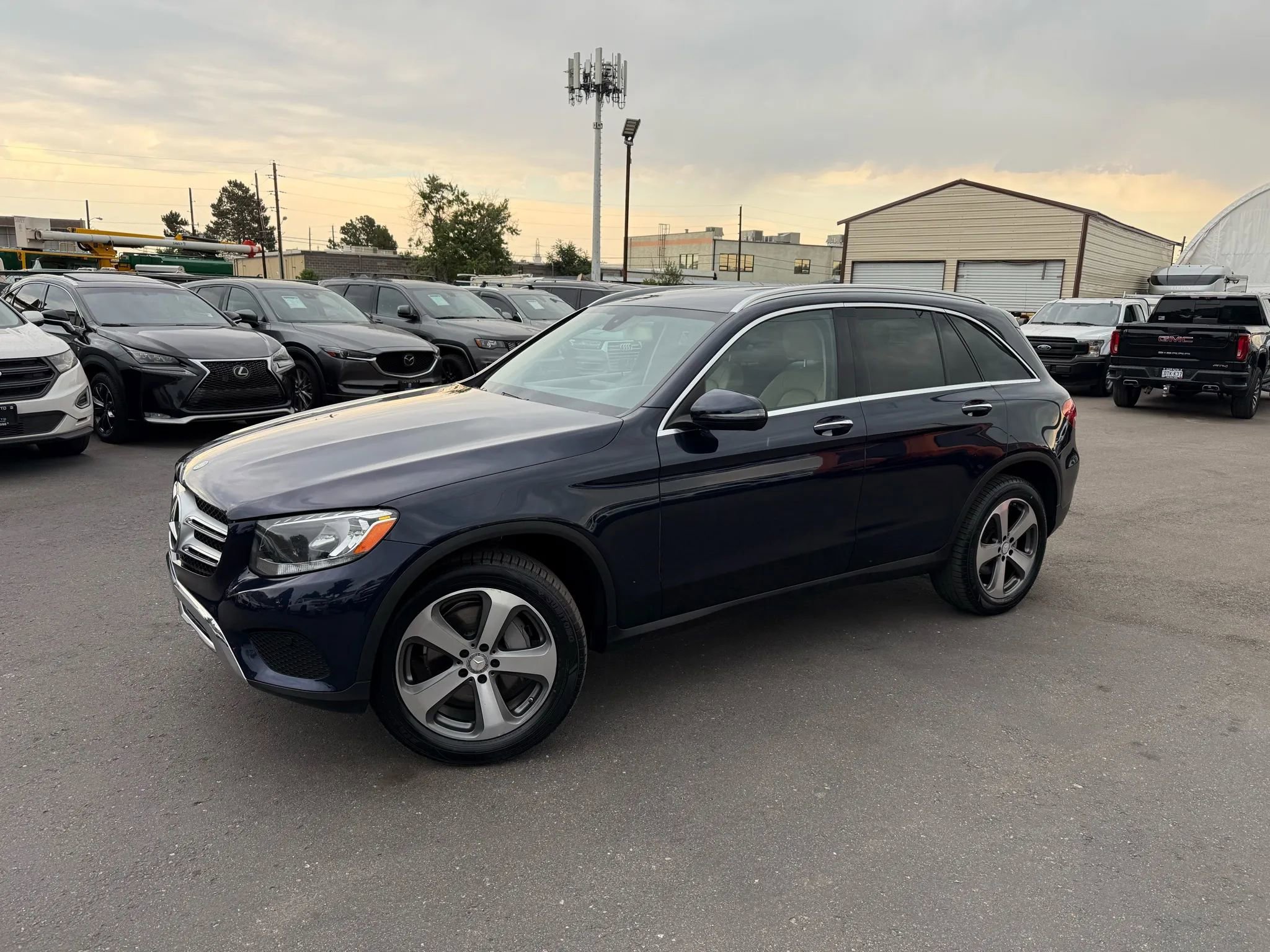 Used 2017 Mercedes-Benz GLC 300 image 2