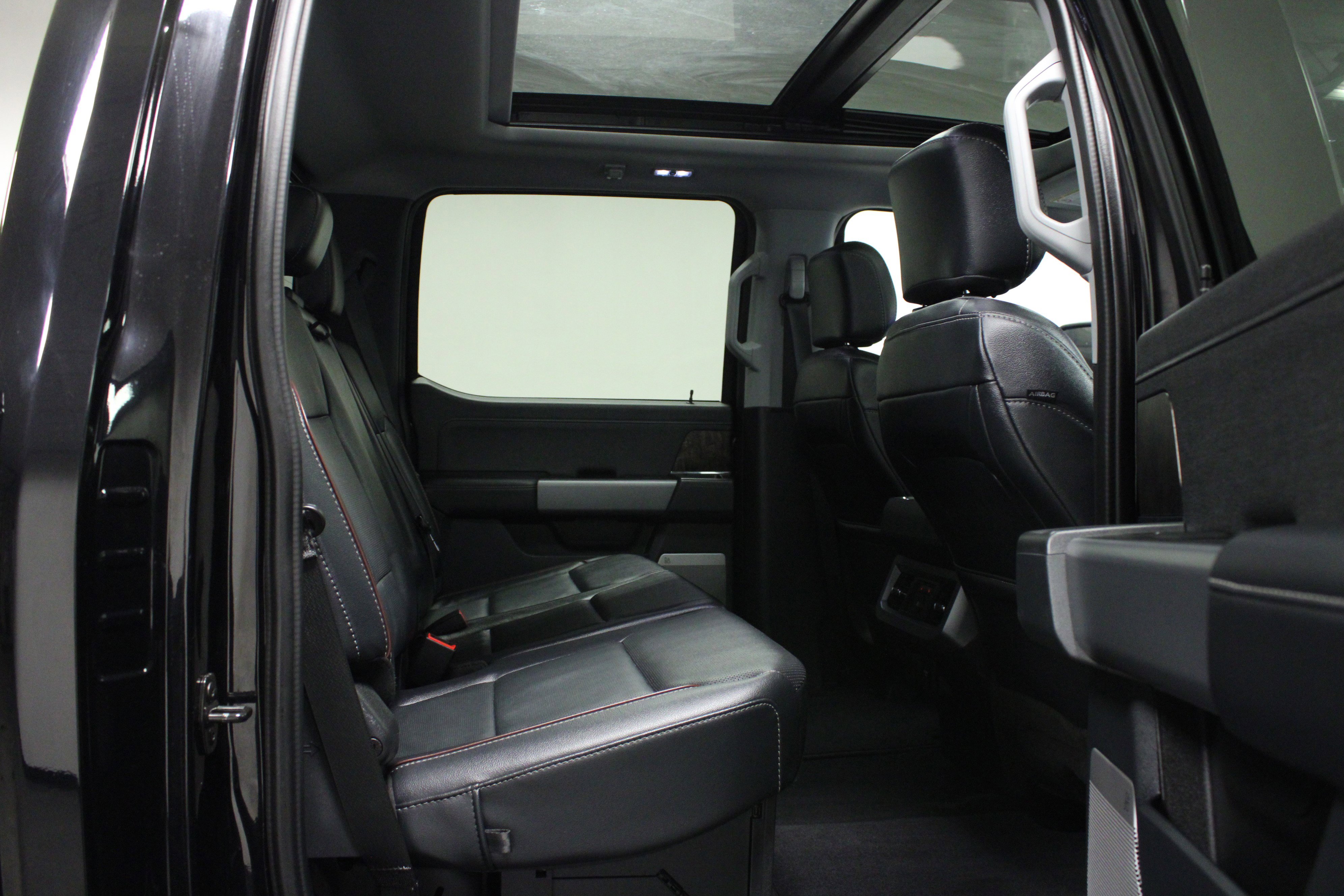 Used 2023 Ford F250 Lariat w/ Lariat Ultimate Package image 15