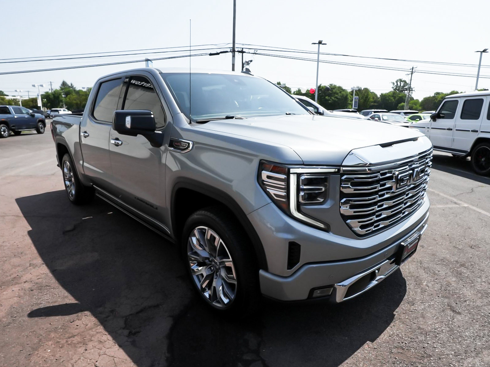 Used 2024 GMC Sierra 1500 Denali AWD/4WD image 3