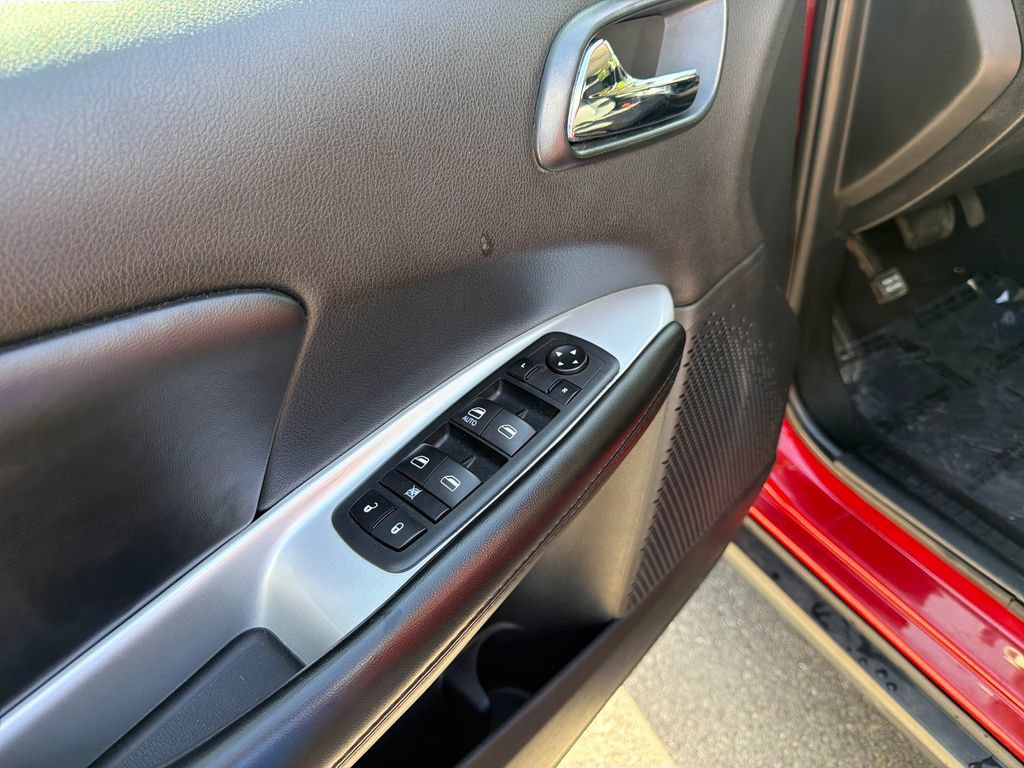 Used 2020 Dodge Journey SE FWD image 18