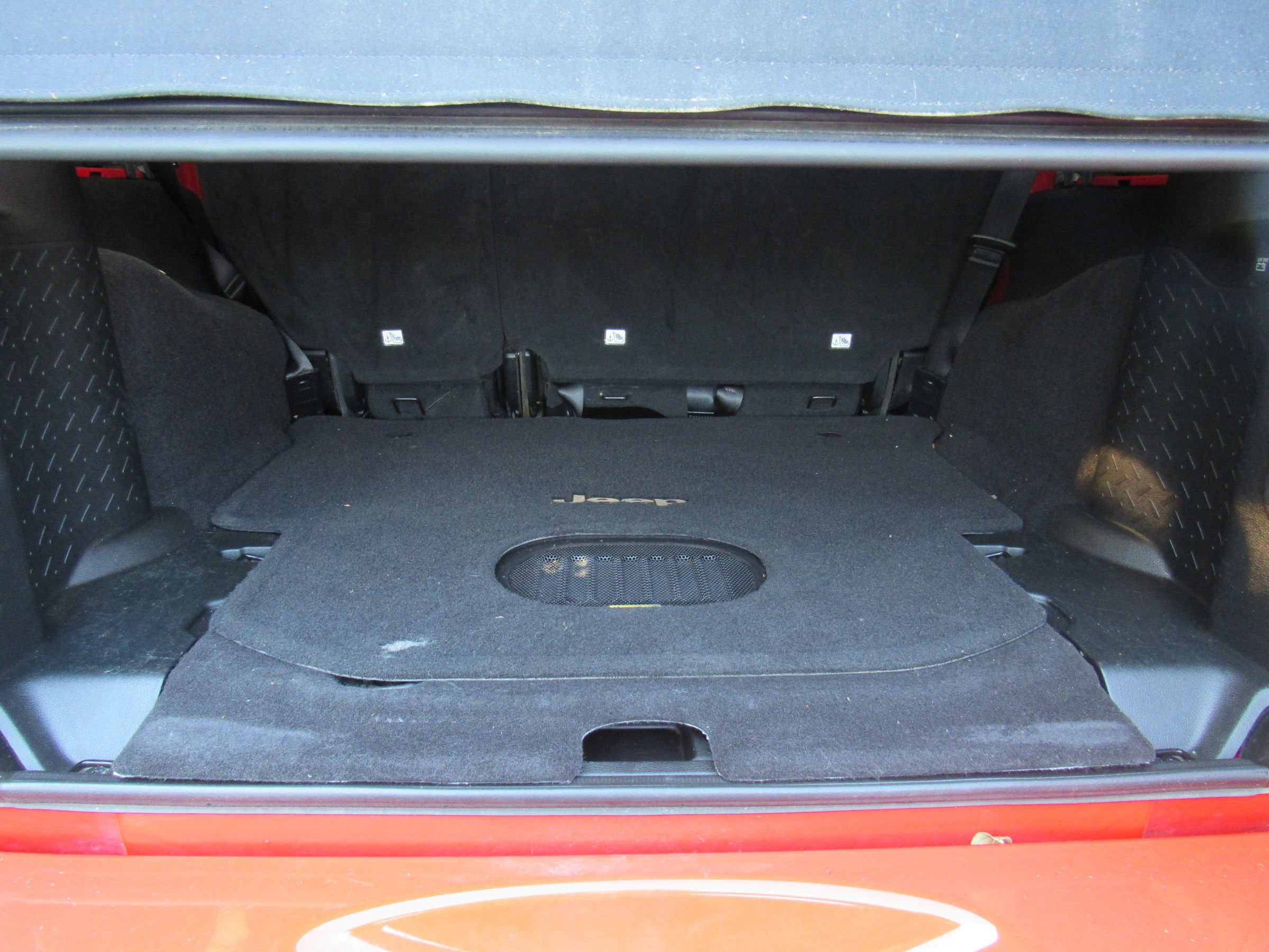 Used 2017 Jeep Wrangler Unlimited Sahara w/ Connectivity Group image 23