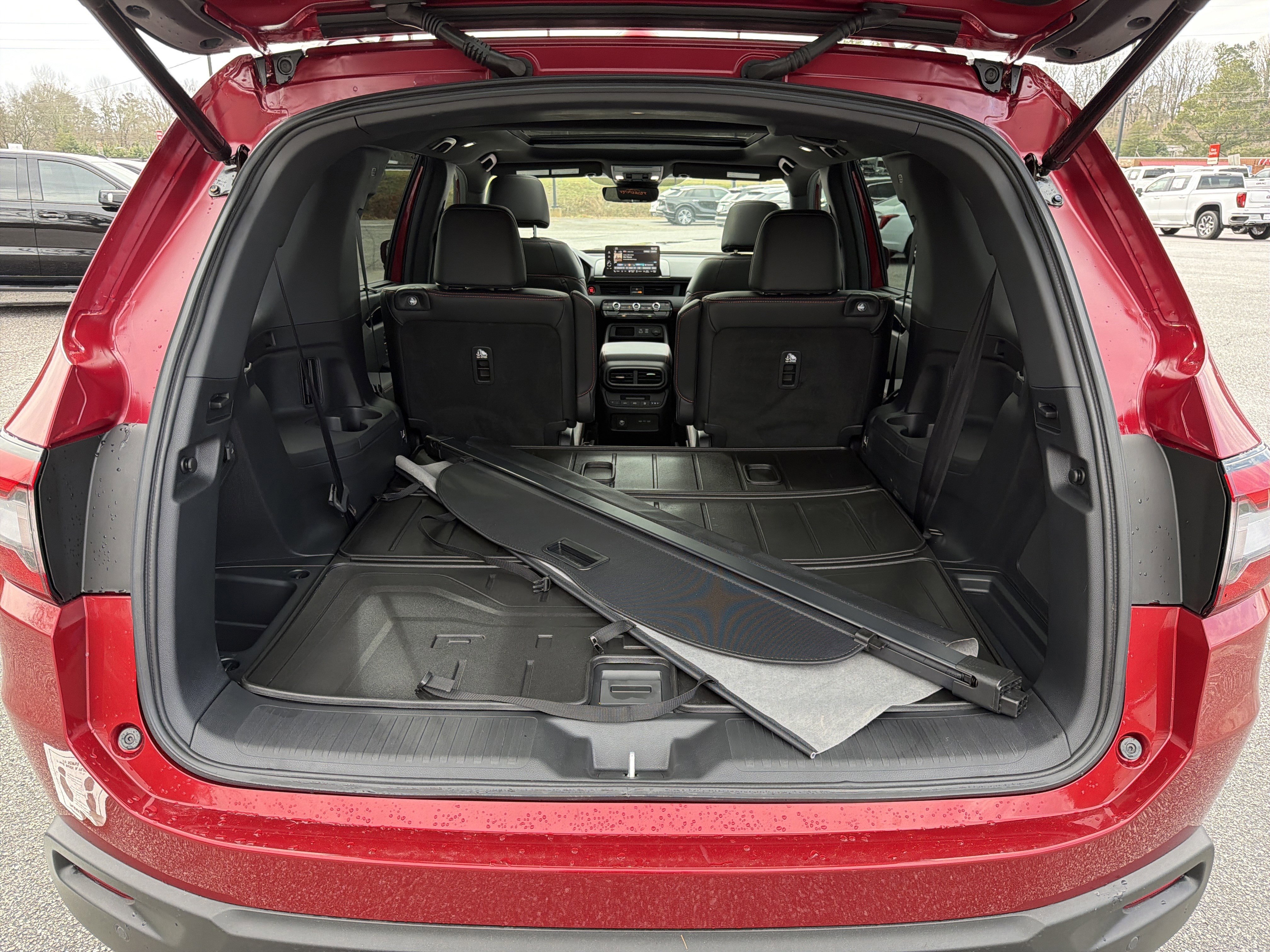Used 2025 Honda Pilot TrailSport image 23