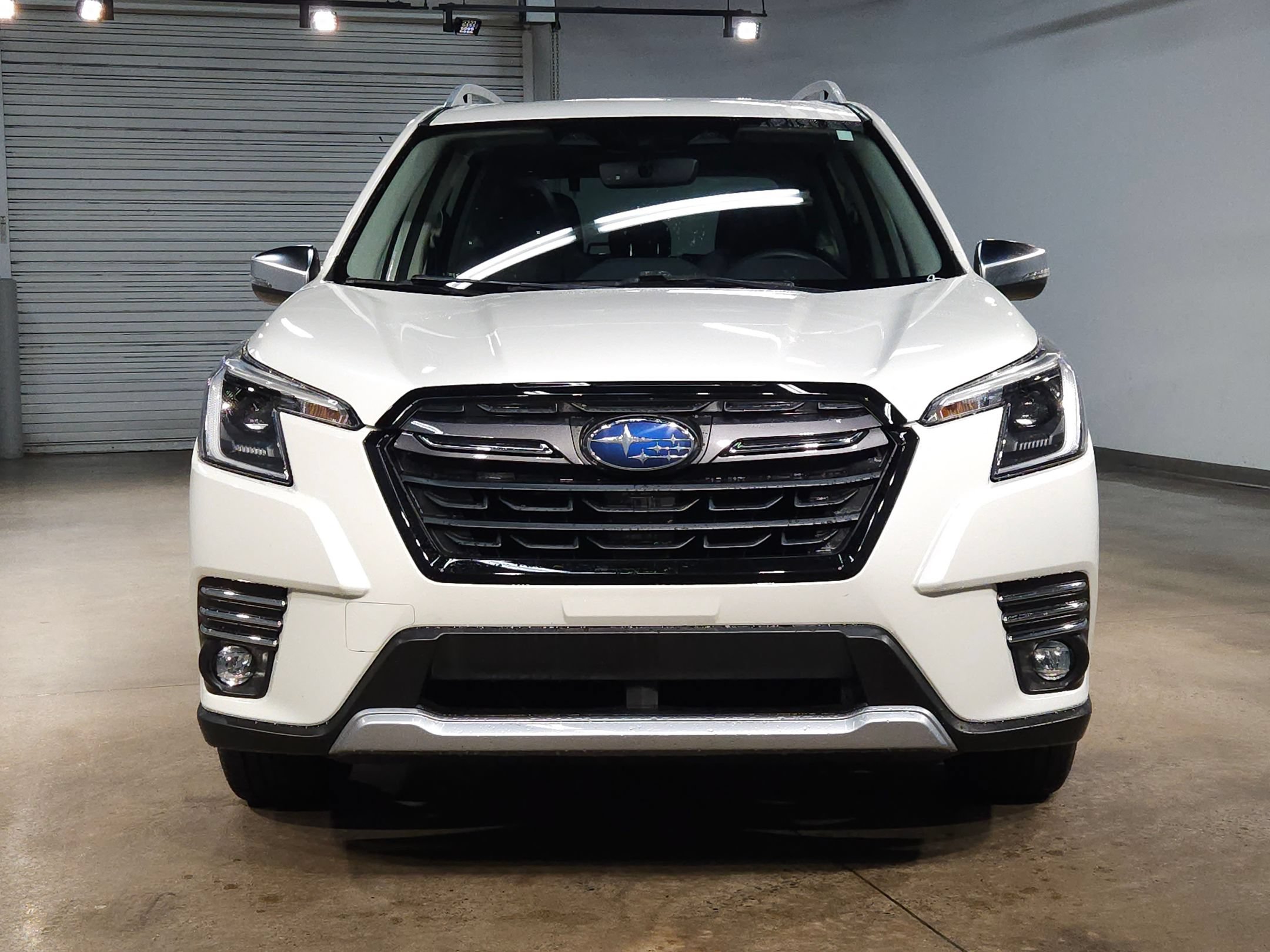 Used 2023 Subaru Forester Touring w/ Popular Package #2 AWD/4WD image 2