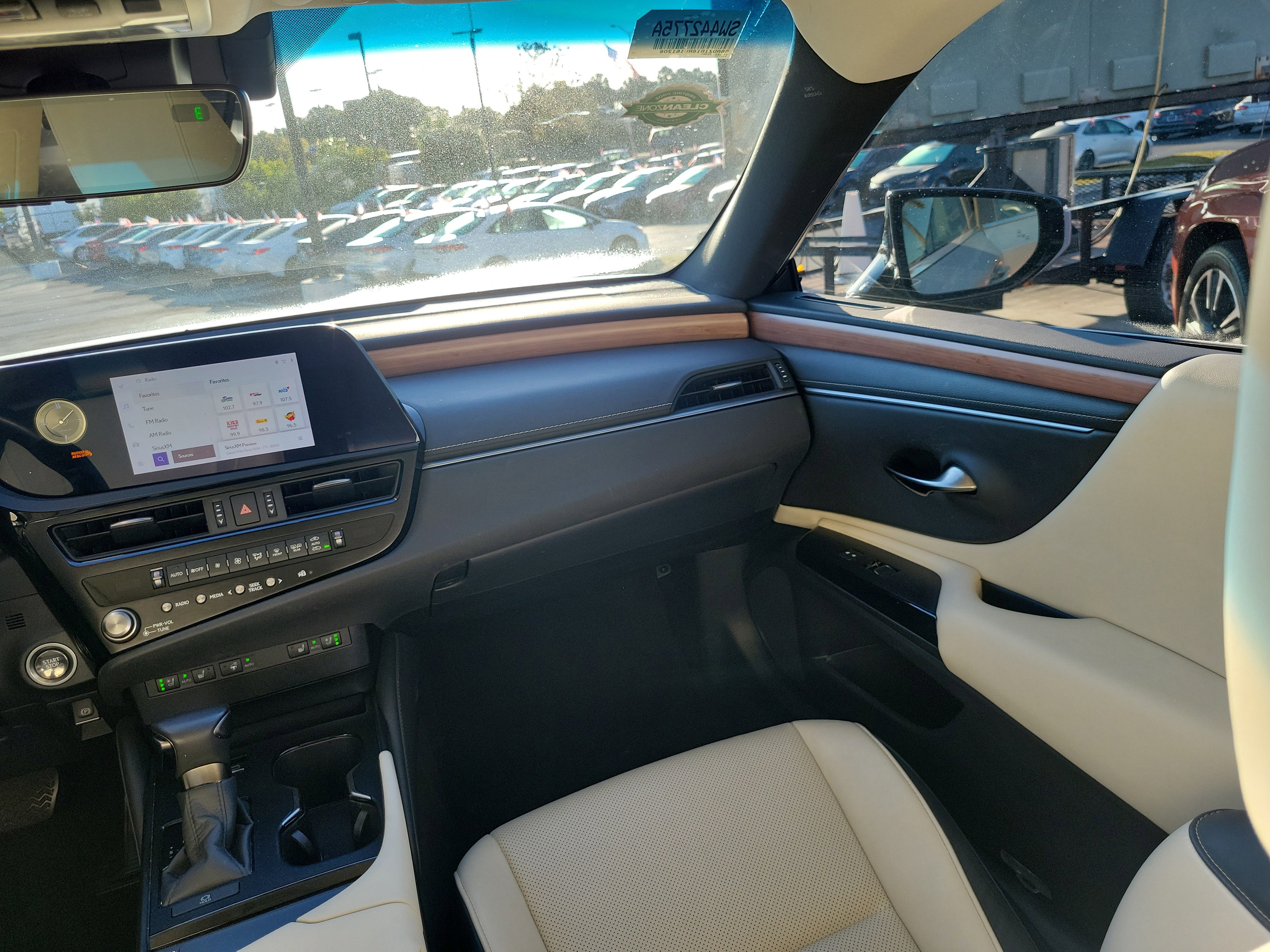 Used 2024 Lexus ES 350 w/ Premium Package image 15