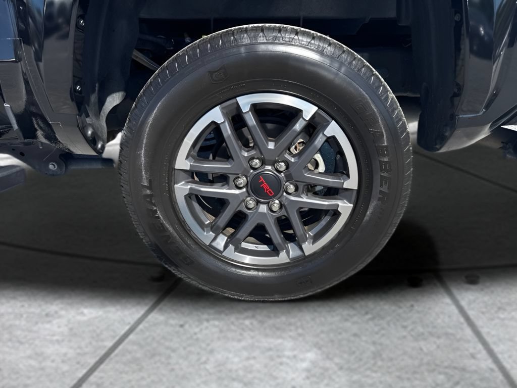 Used 2024 Toyota Tacoma TRD Sport AWD/4WD image 31