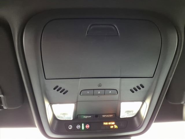 Used 2025 Cadillac XT4 Premium Luxury image 69