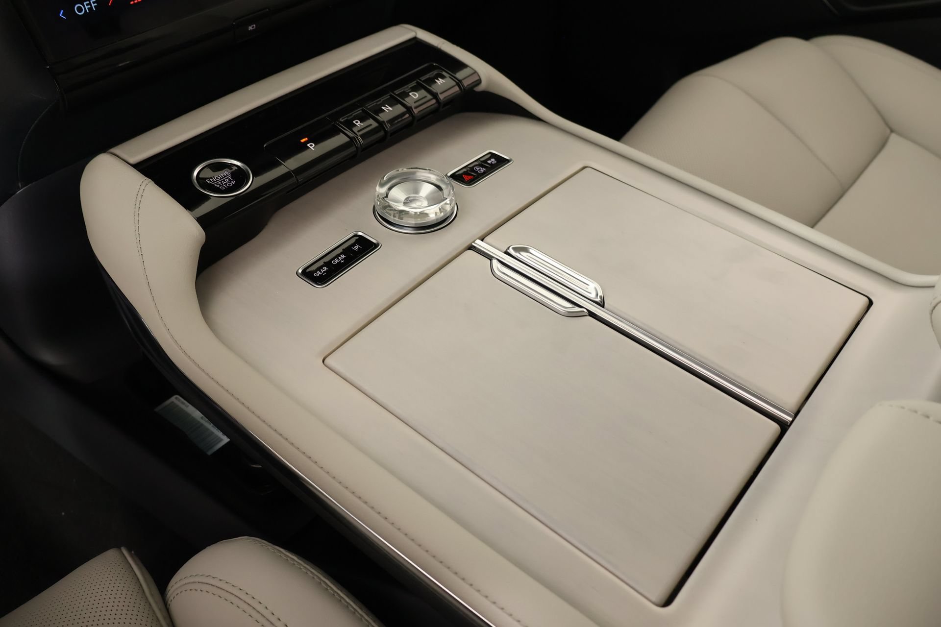 New 2026 Lincoln Navigator Premiere AWD/4WD image 8
