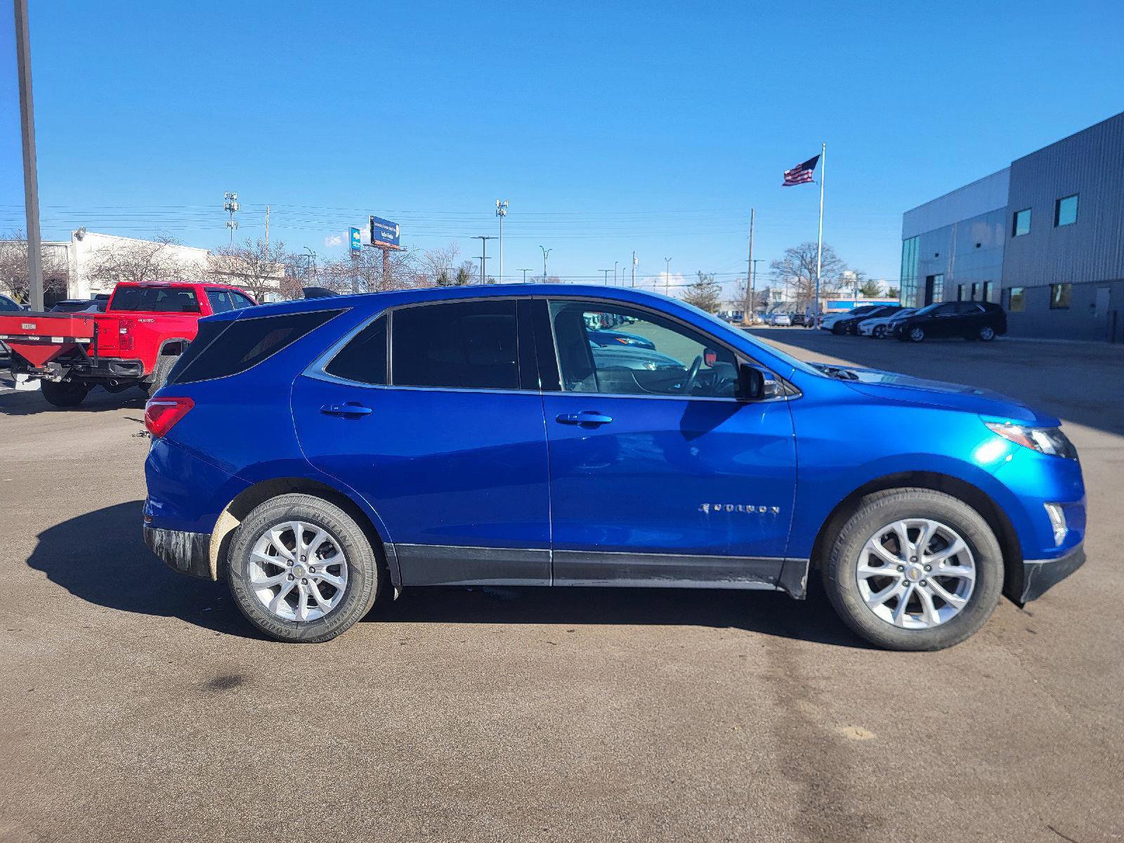 Used 2019 Chevrolet Equinox LT image 2