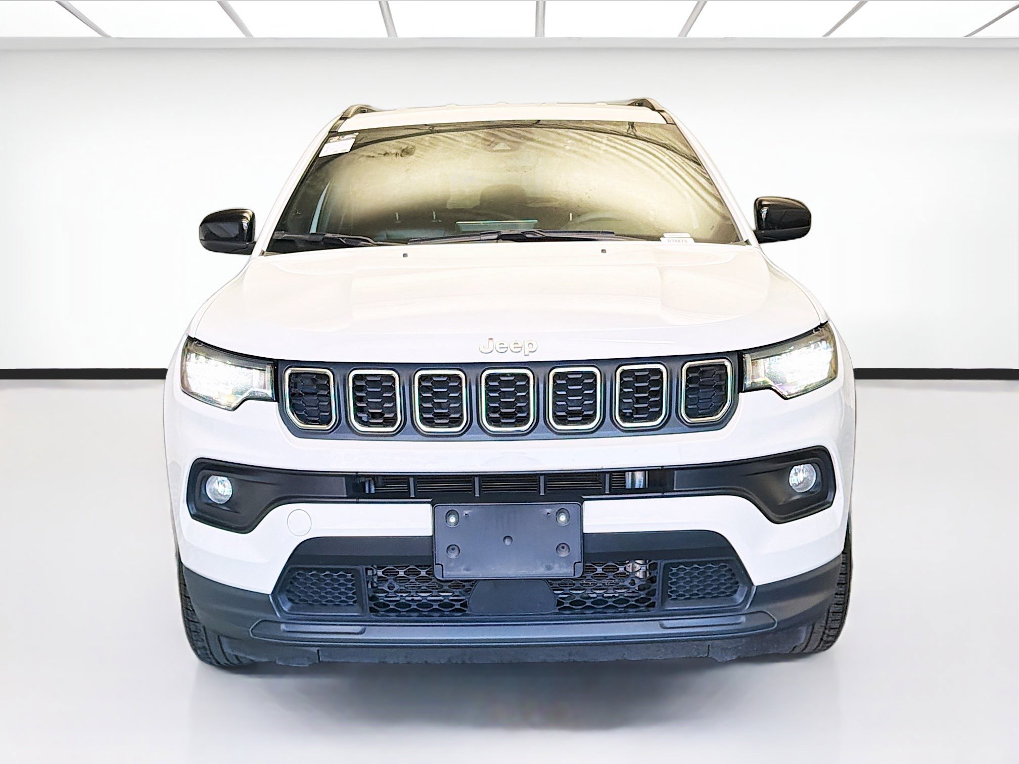 Used 2024 Jeep Compass Latitude image 2