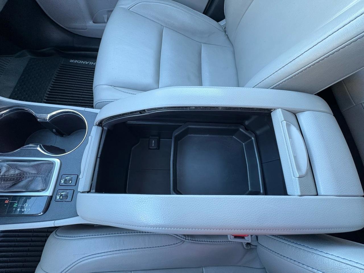 Used 2018 Toyota Highlander XLE image 16