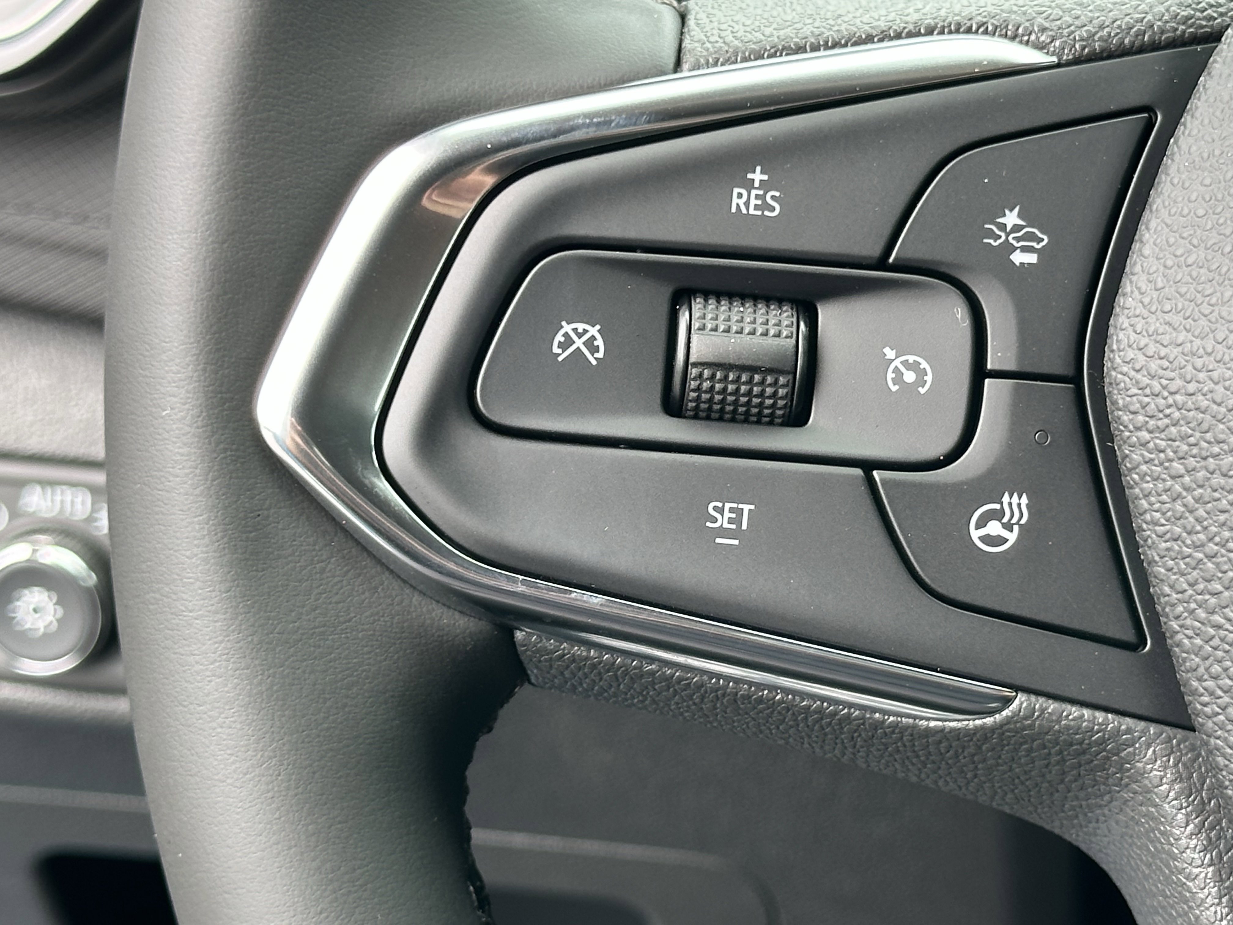 New 2026 Chevrolet TrailBlazer LT w/ LT Cold Weather Package FWD image 18