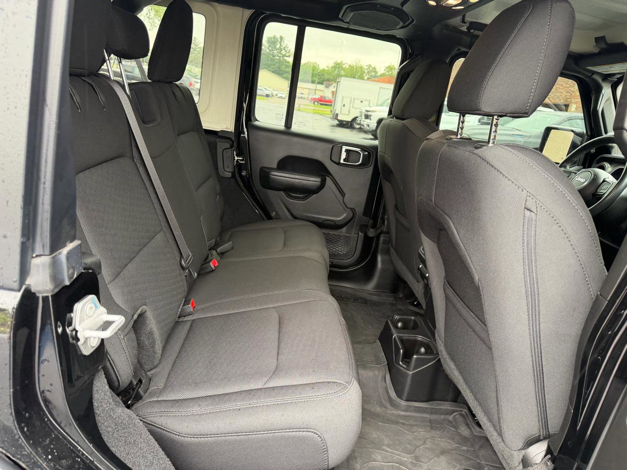 Used 2023 Jeep Wrangler Unlimited Sport AWD/4WD image 15