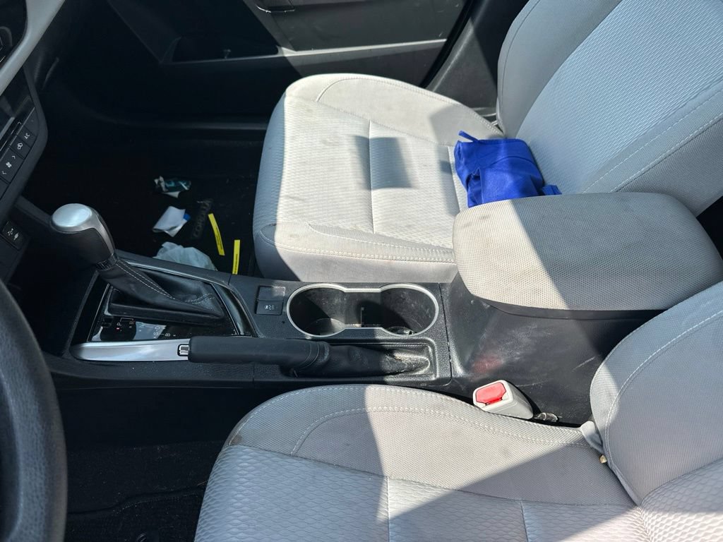 Used 2016 Toyota Corolla LE FWD image 17