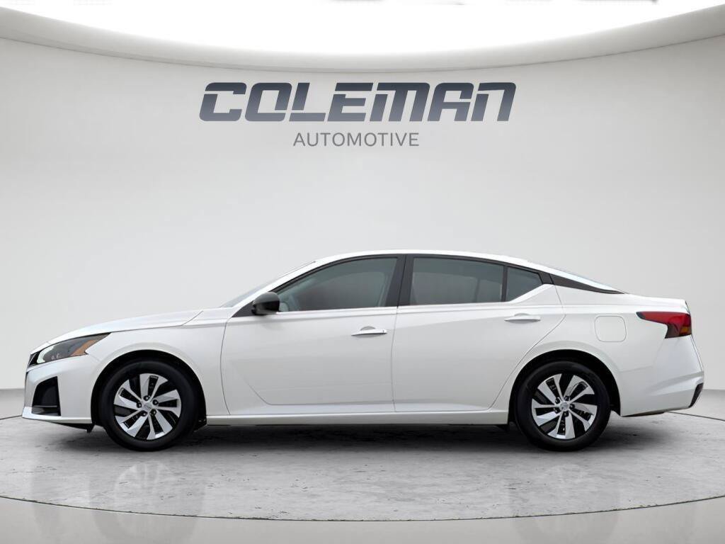 Certified 2025 Nissan Altima 2.5 S FWD image 8