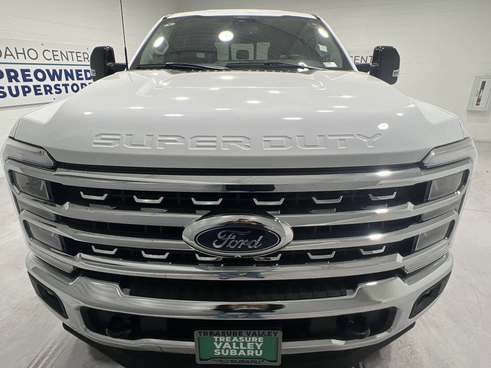 Used 2024 Ford F250 Lariat w/ FX4 Off-Road Package AWD/4WD image 3