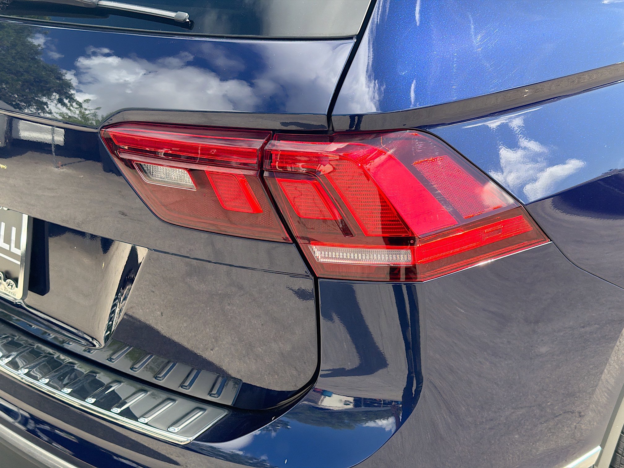 Used 2023 Volkswagen Tiguan SE FWD image 24
