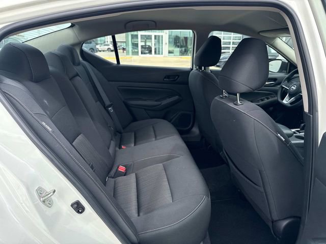 Used 2025 Nissan Altima 2.5 SV image 14