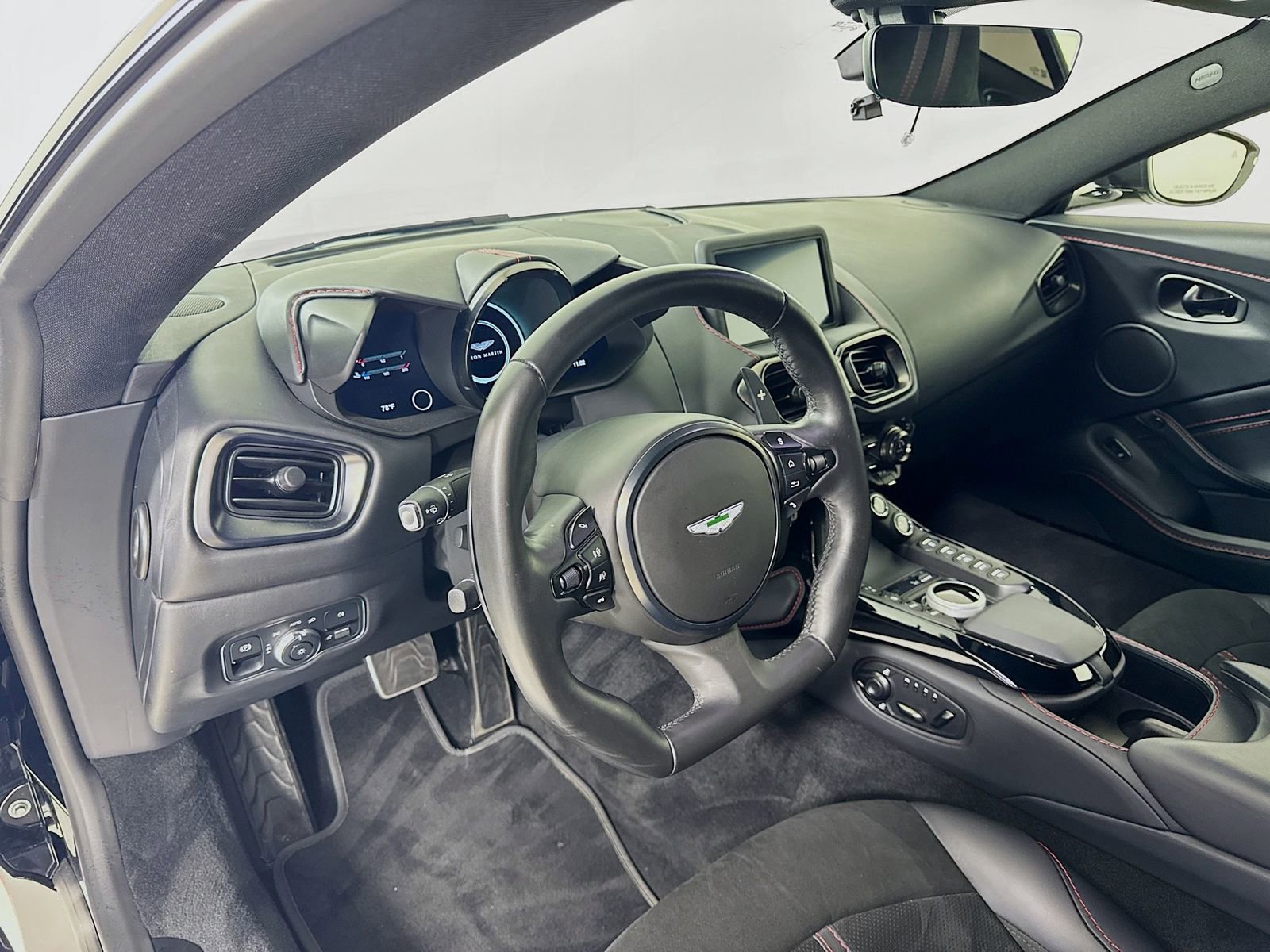 Used 2023 Aston Martin V8 Vantage Coupe image 10