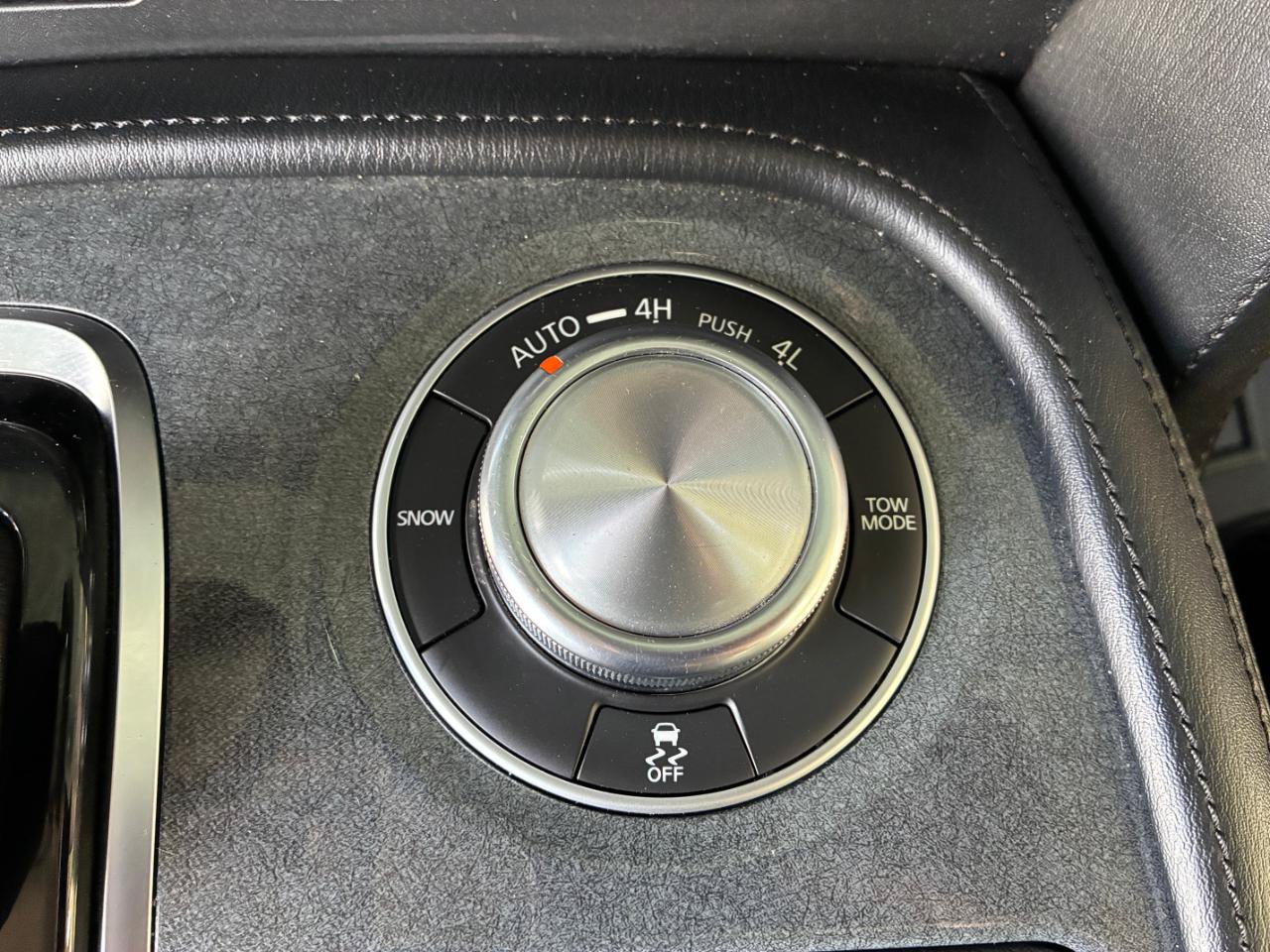 Used 2023 Nissan Armada SV AWD/4WD image 27