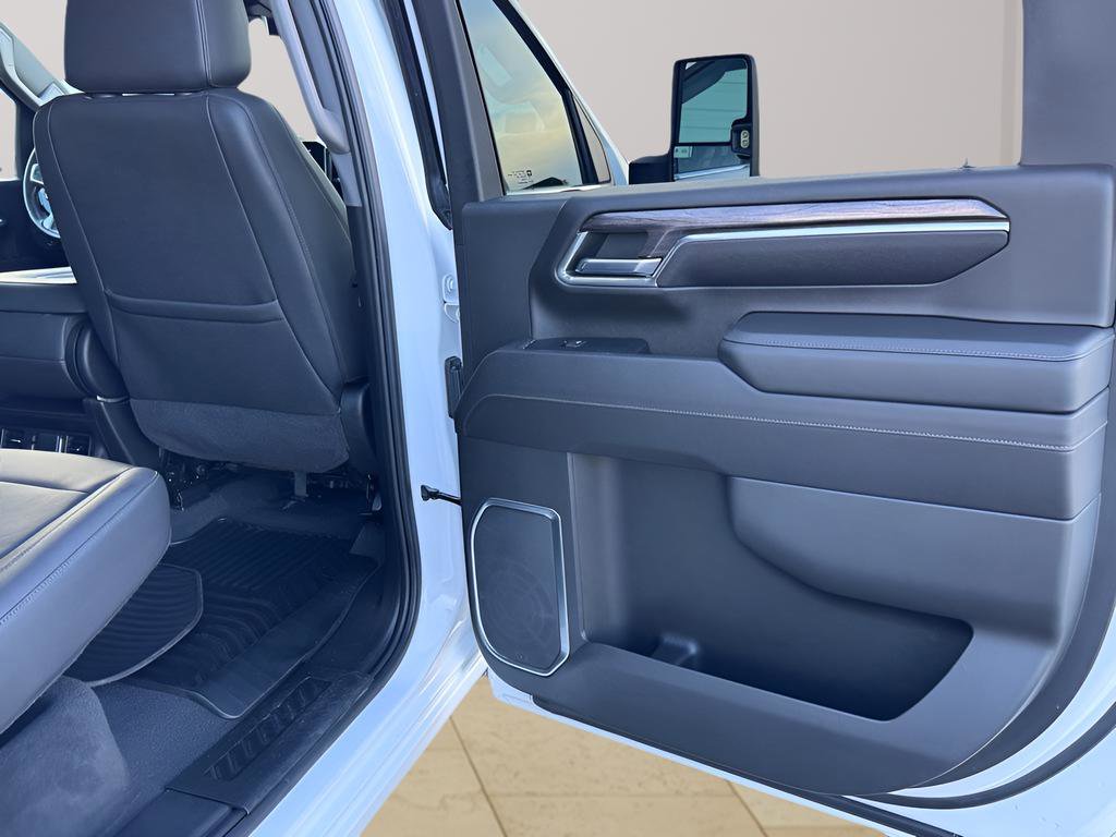 Used 2024 Chevrolet Silverado 2500 LTZ image 31