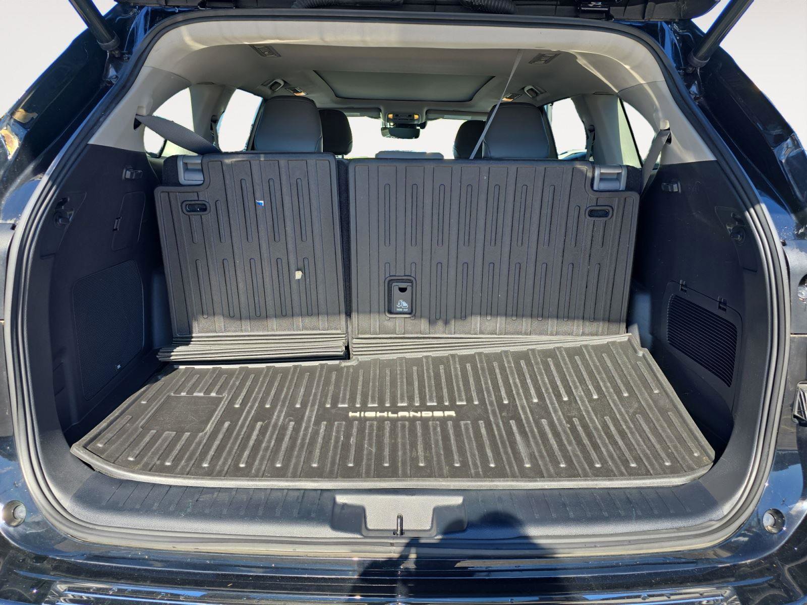 Used 2023 Toyota Highlander Platinum image 13