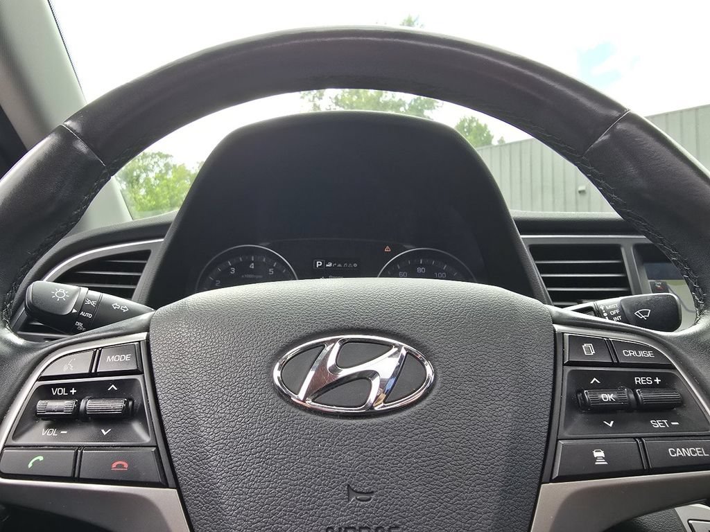 Used 2017 Hyundai Elantra Limited w/ Limited Ultimate Package 05 FWD image 26