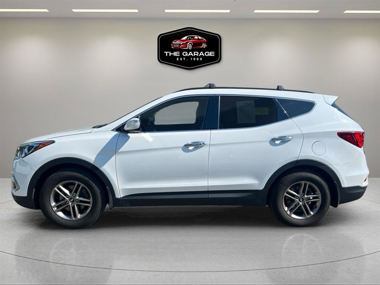 Used 2018 Hyundai Santa Fe Sport w/ 2.4L Value Package 02 AWD/4WD image 2
