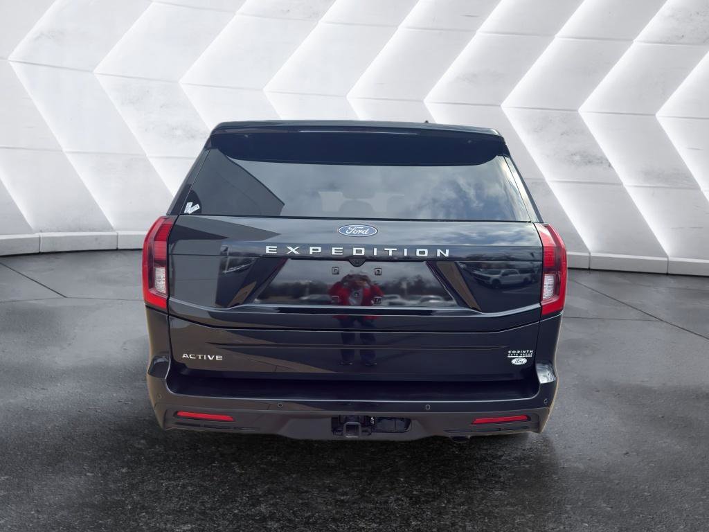 Used 2025 Ford Expedition Active image 4