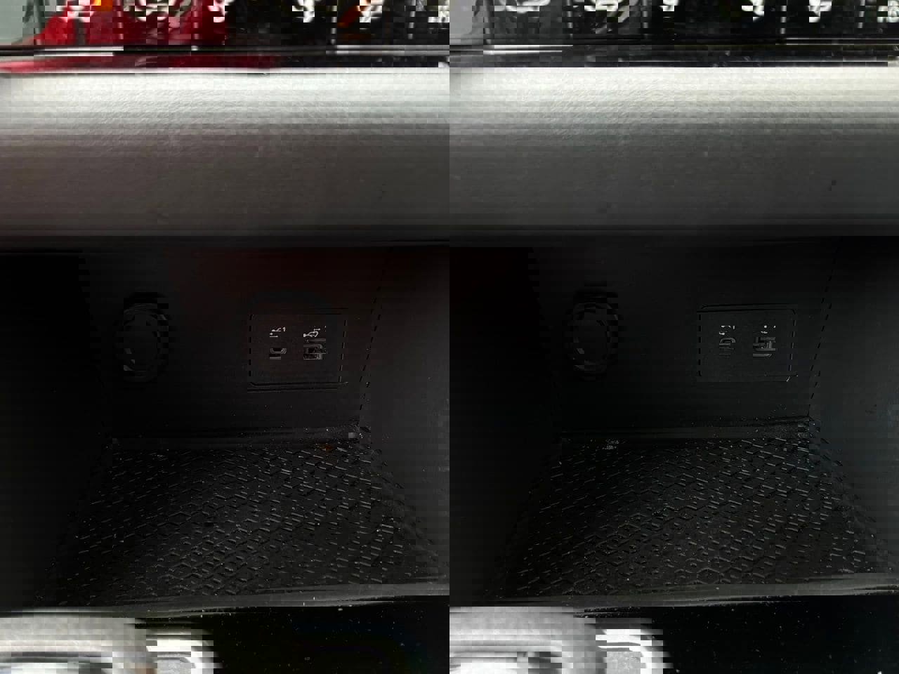 Used 2025 Nissan Pathfinder SV image 27