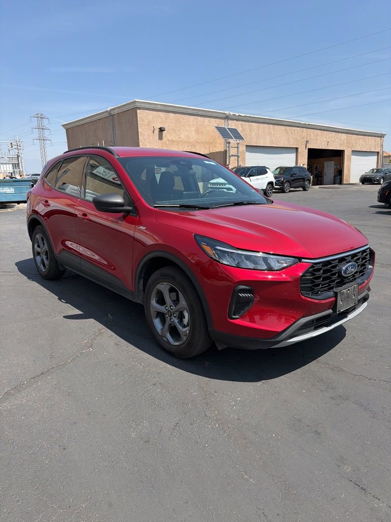 Used 2025 Ford Escape ST-Line AWD/4WD image 4