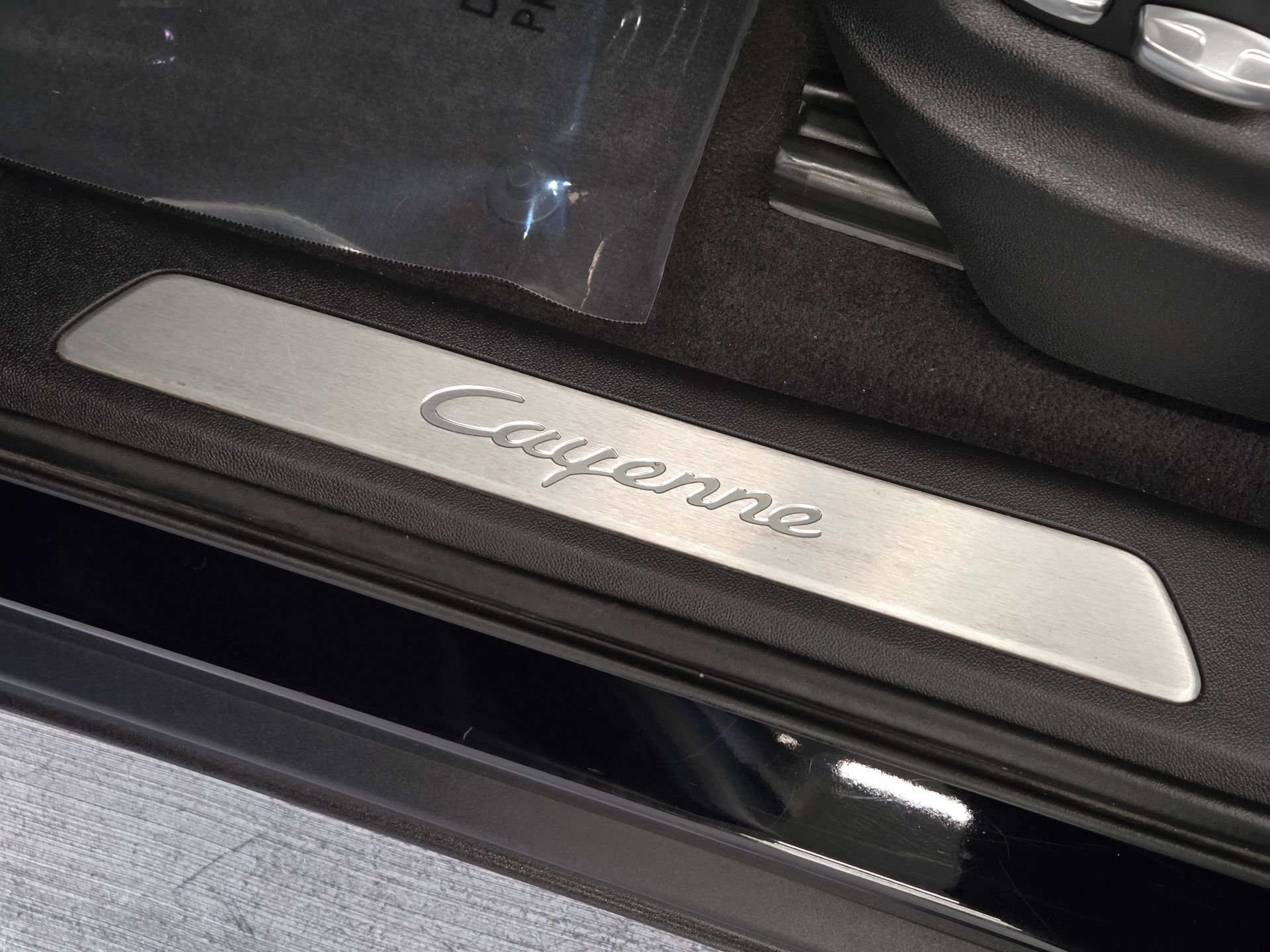 Certified 2020 Porsche Cayenne AWD/4WD image 17