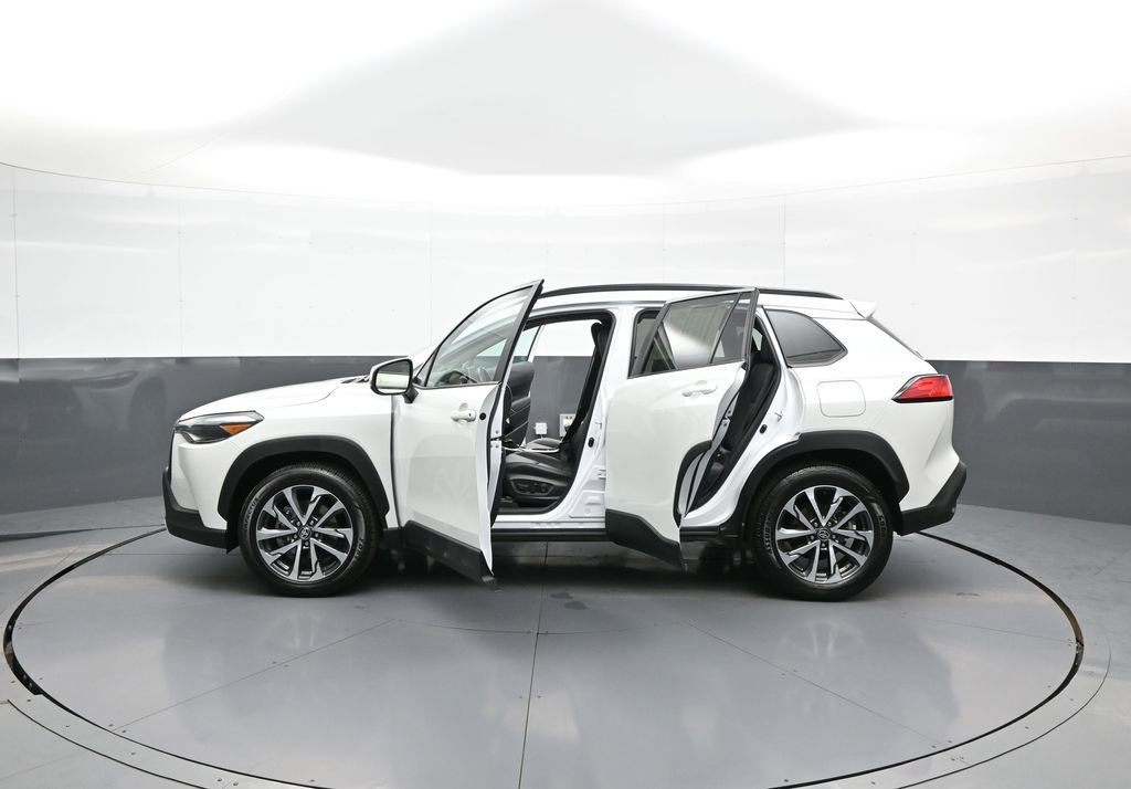 Certified 2023 Toyota Corolla Cross XLE w/ Convenience Package AWD/4WD image 43