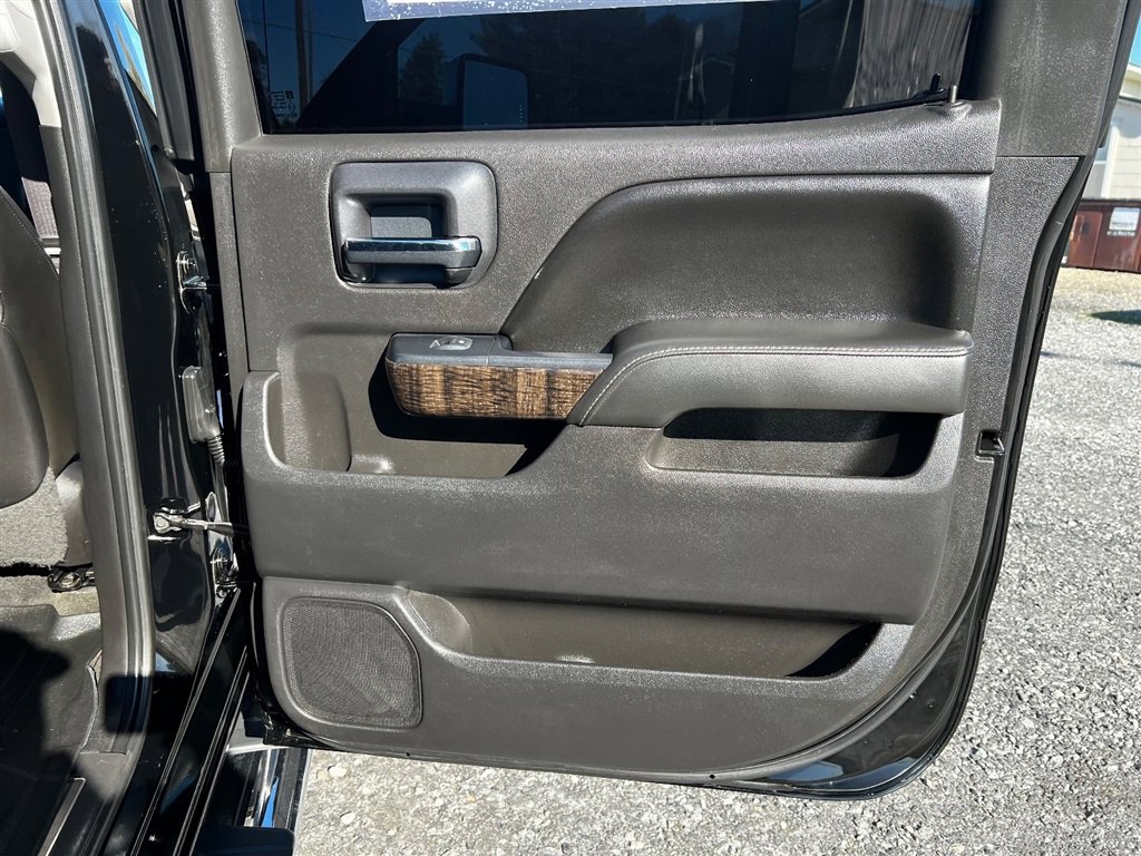 Used 2015 GMC Sierra 2500 Denali w/ Duramax Plus Package image 24