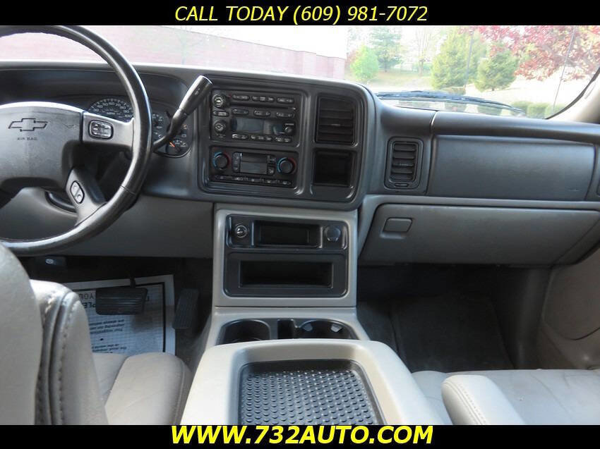 Used 2004 Chevrolet Suburban LT w/ Preferred Equipment Group AWD/4WD image 17