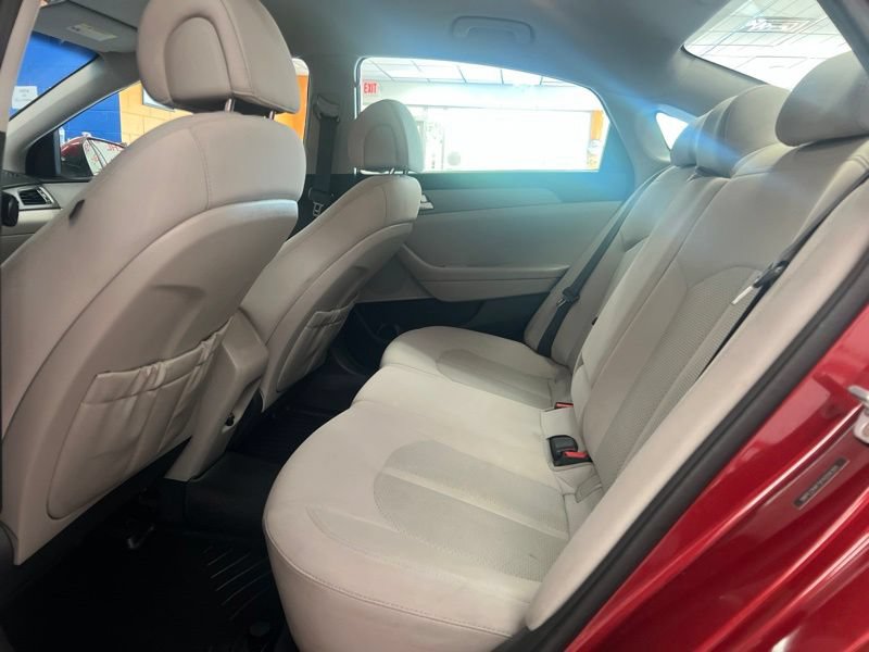 Used 2015 Hyundai Sonata SE FWD image 15