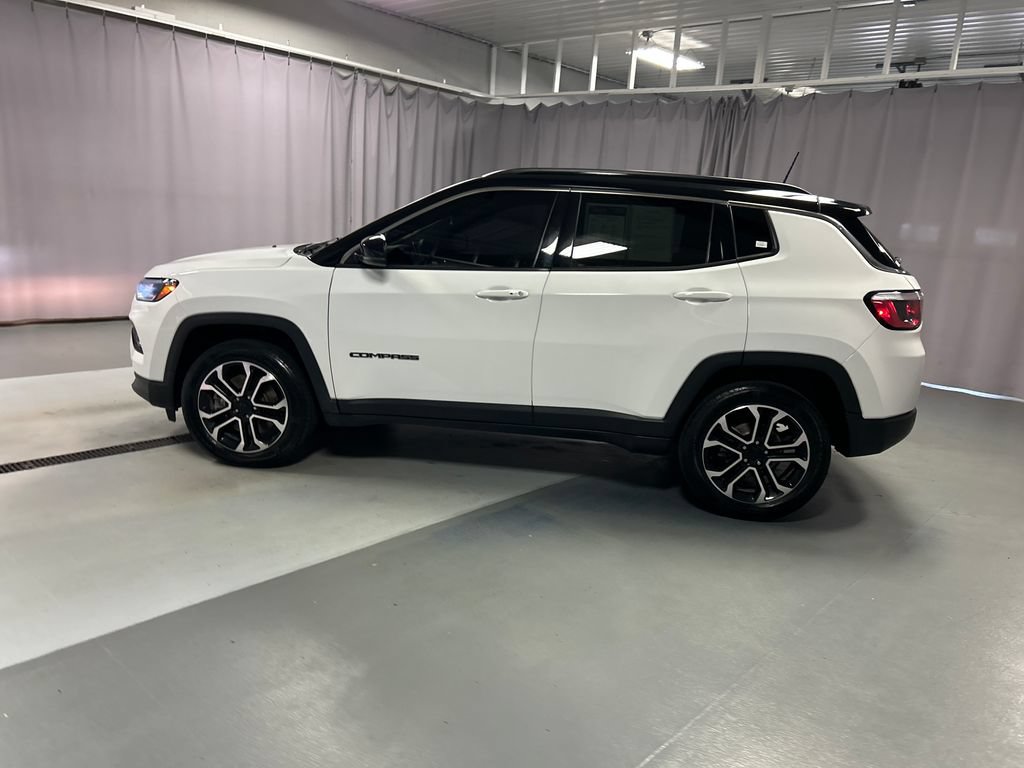 Used 2023 Jeep Compass Limited AWD/4WD image 4