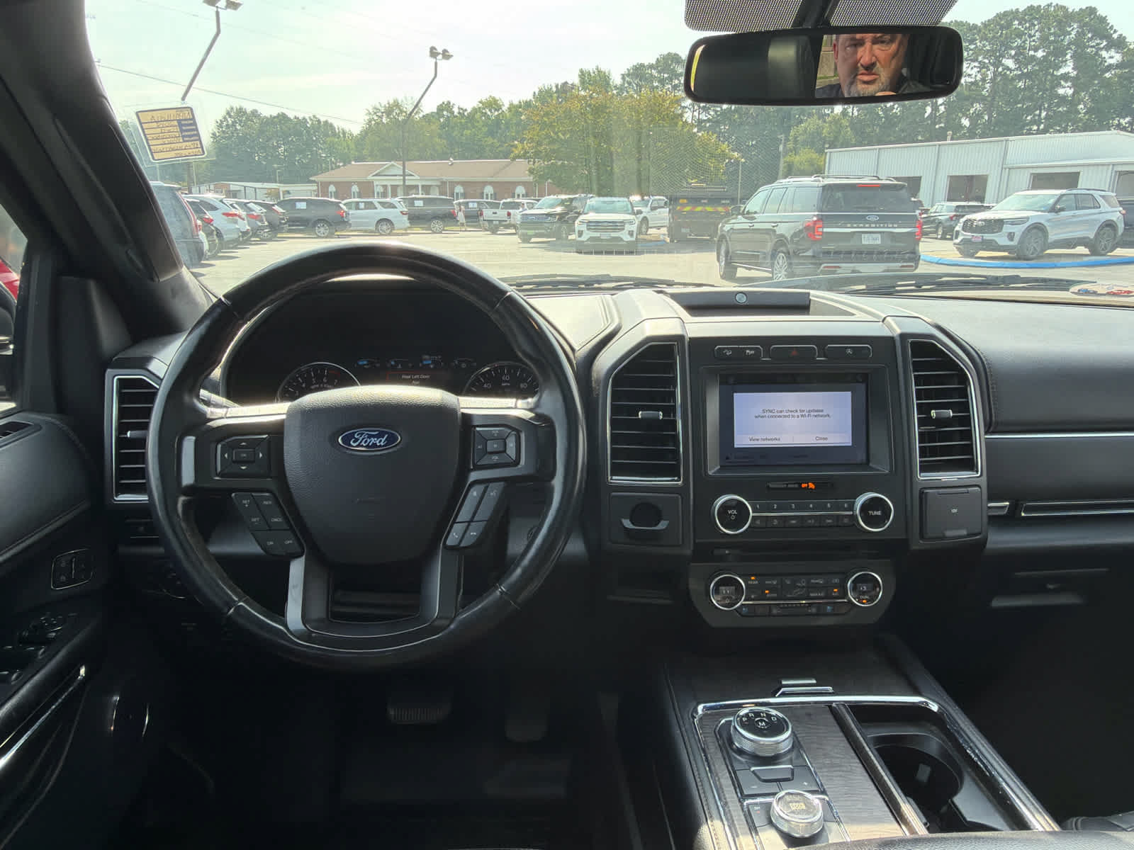 Used 2018 Ford Expedition Limited AWD/4WD image 16