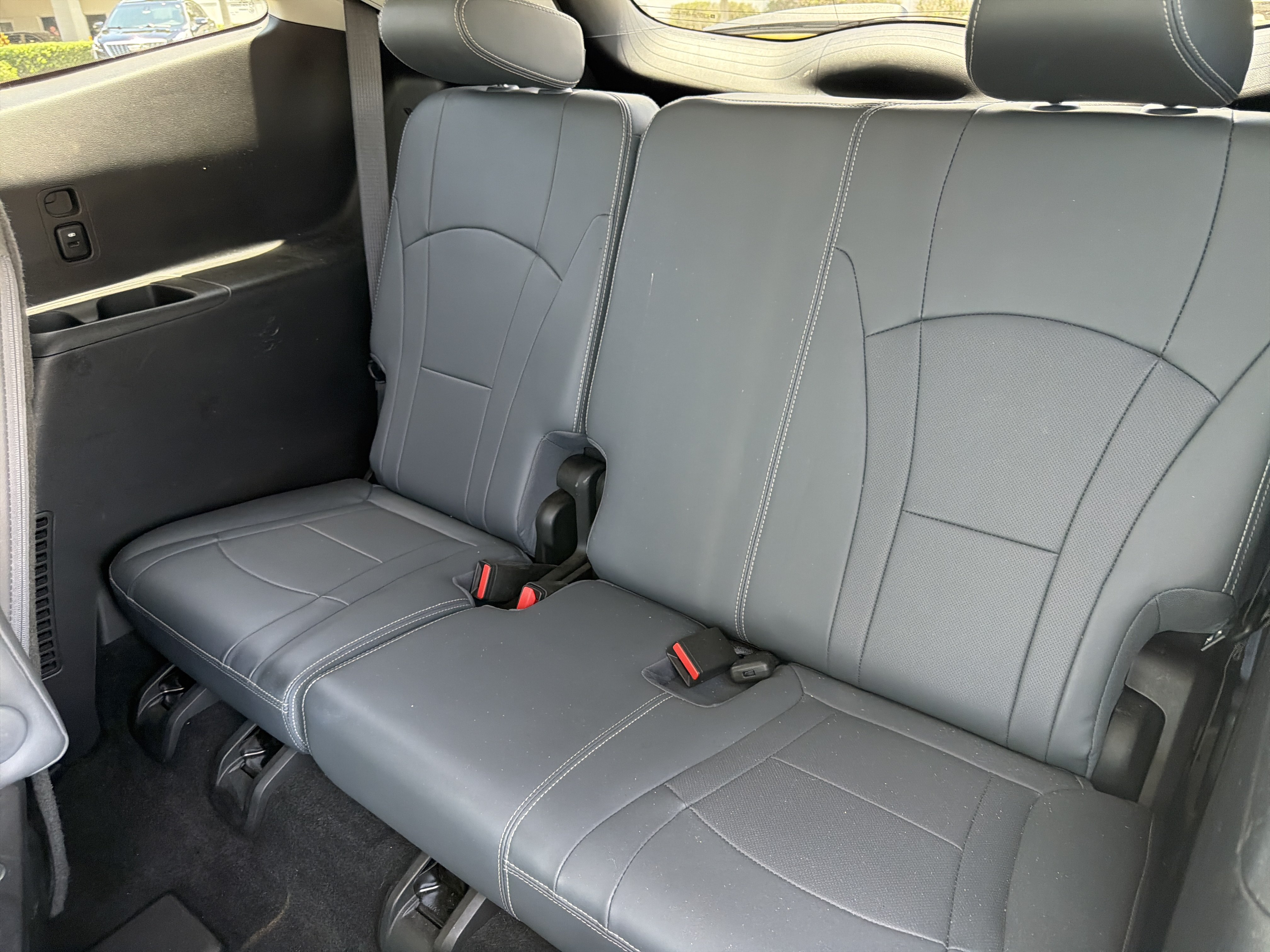 Used 2018 Buick Enclave Essence FWD image 19