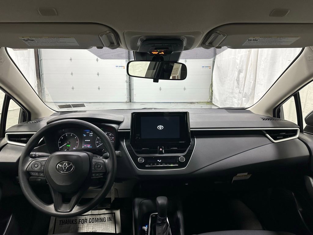 Used 2025 Toyota Corolla LE image 40