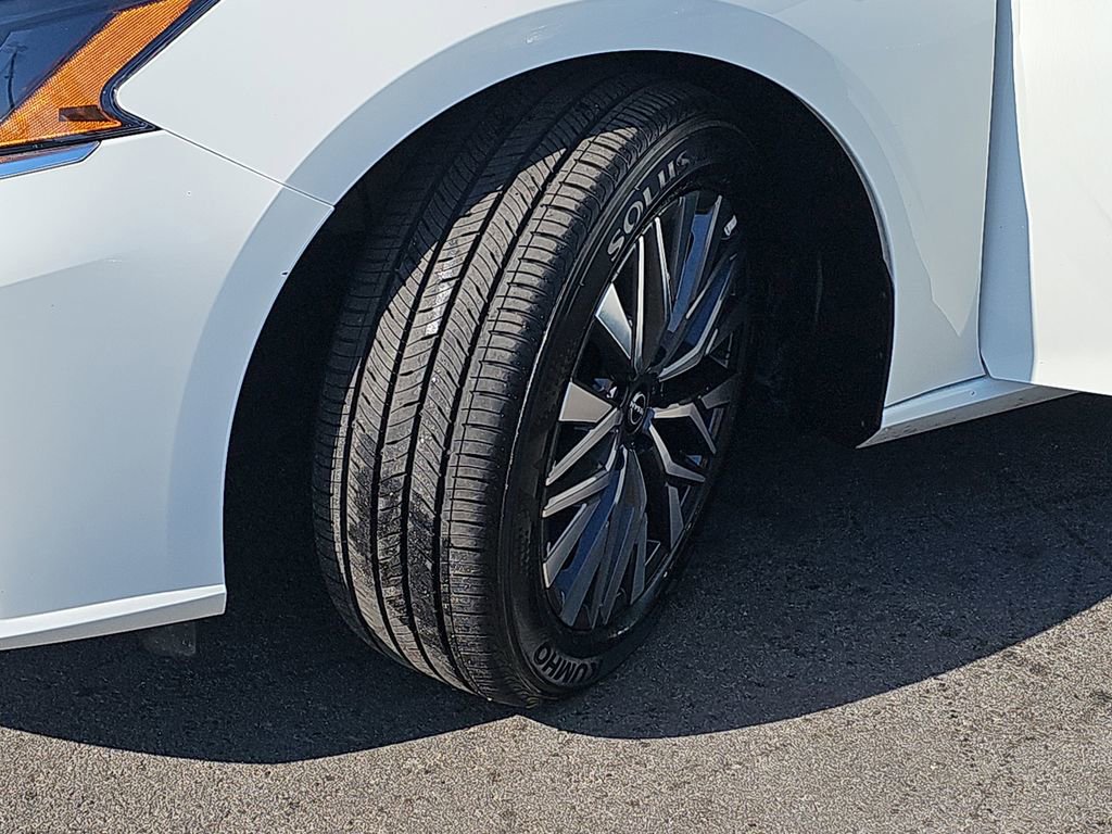 Used 2025 Nissan Altima 2.5 SV image 34