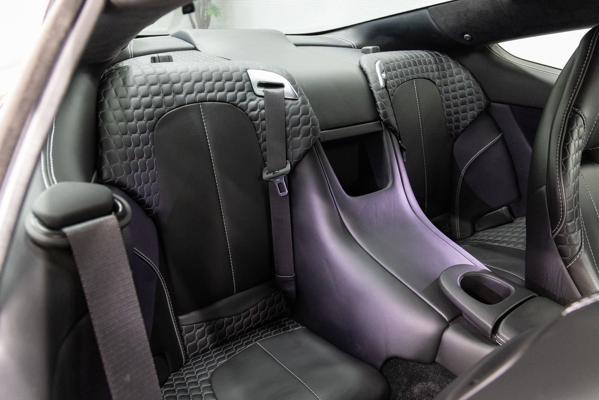 Used 2015 Aston Martin Vanquish Coupe RWD image 15