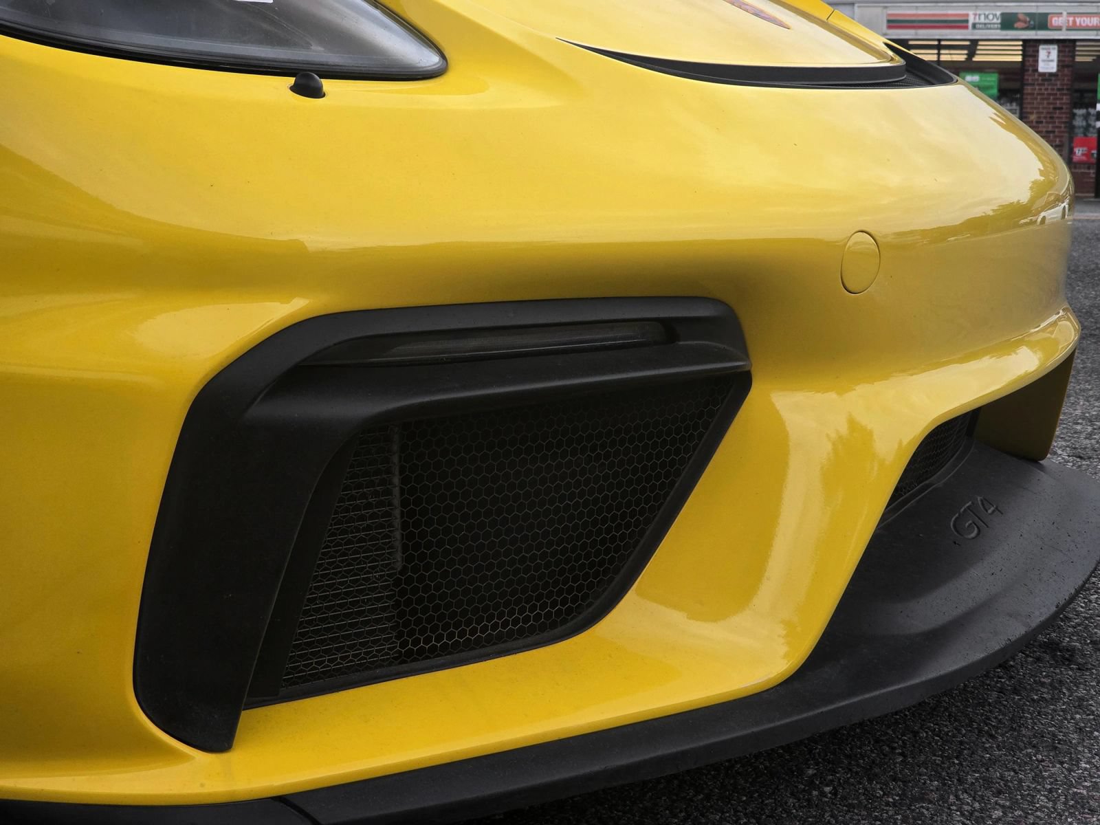 Used 2020 Porsche 718 Cayman GT4 RWD image 17