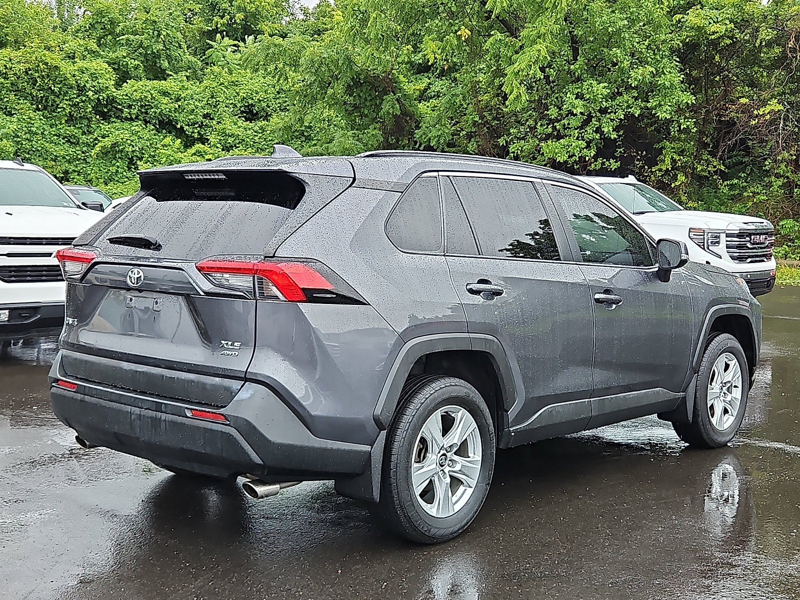 Used 2021 Toyota RAV4 XLE AWD/4WD image 6