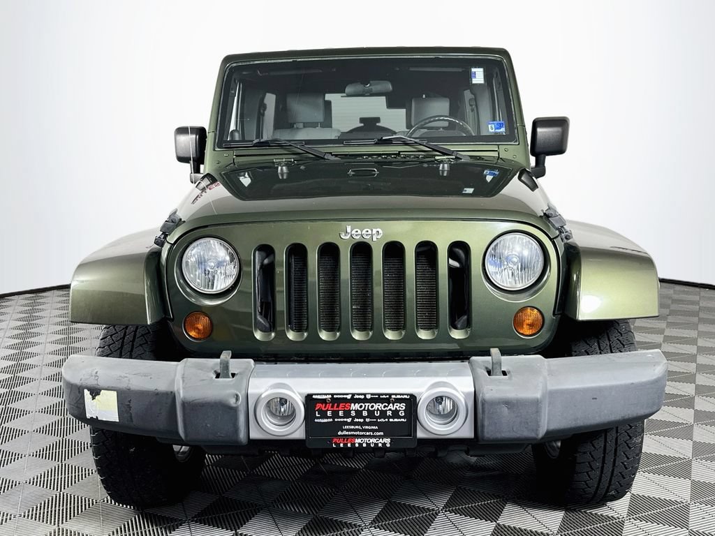 Used 2008 Jeep Wrangler Unlimited Sahara w/ Dual Top Group AWD/4WD image 2