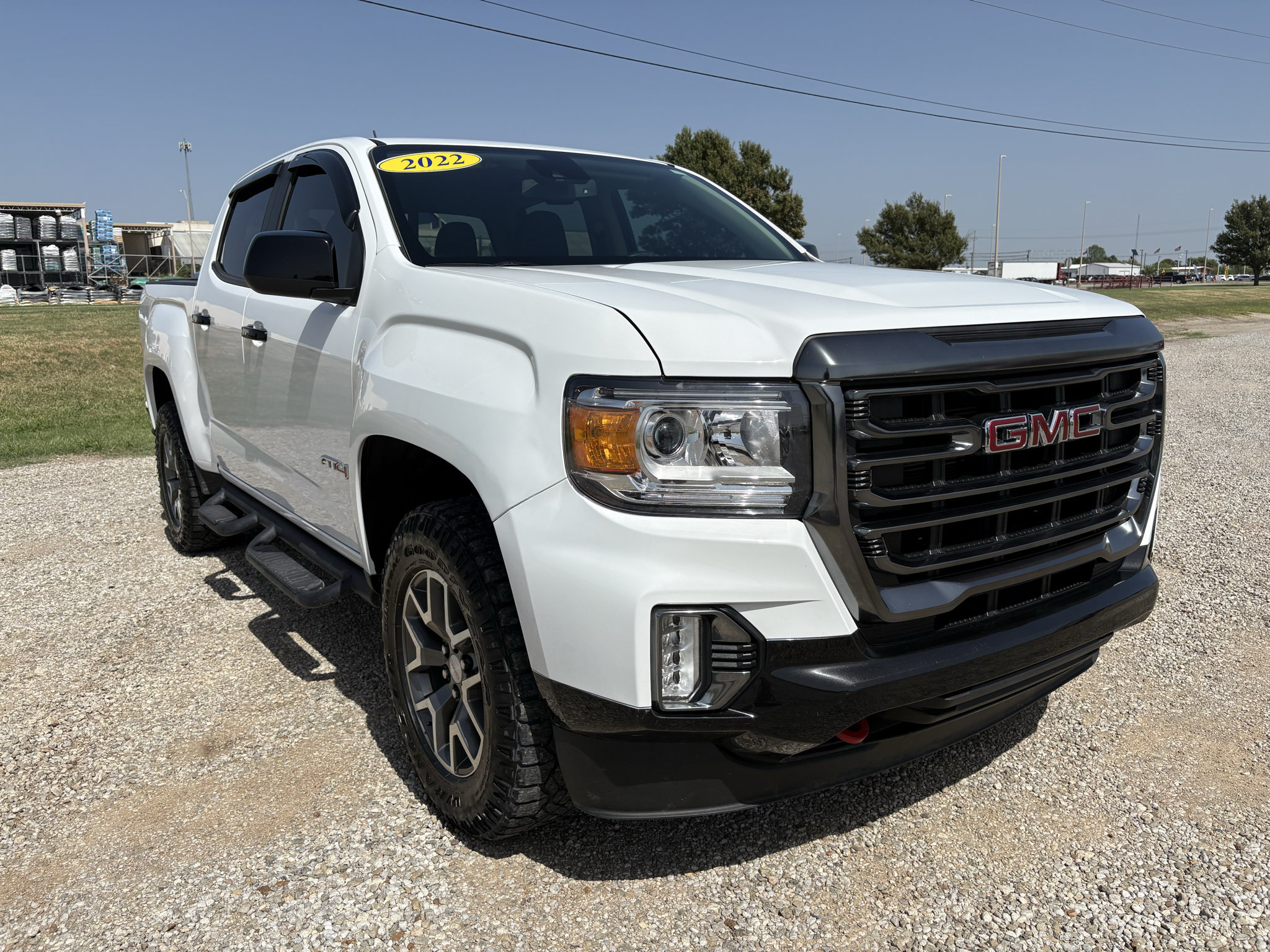 Used 2022 GMC Canyon AT4 w/ Driver Alert Package AWD/4WD image 3