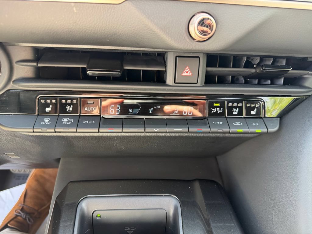 Certified 2025 Toyota Crown Signia AWD/4WD image 20