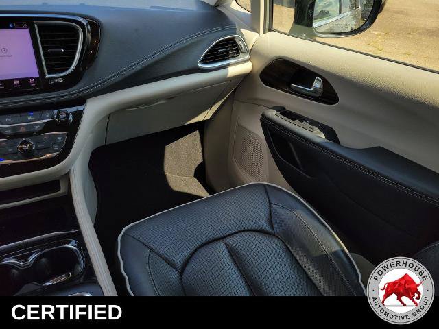 Used 2023 Chrysler Pacifica Limited FWD image 23